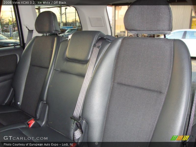 Ice White / Off Black 2008 Volvo XC90 3.2