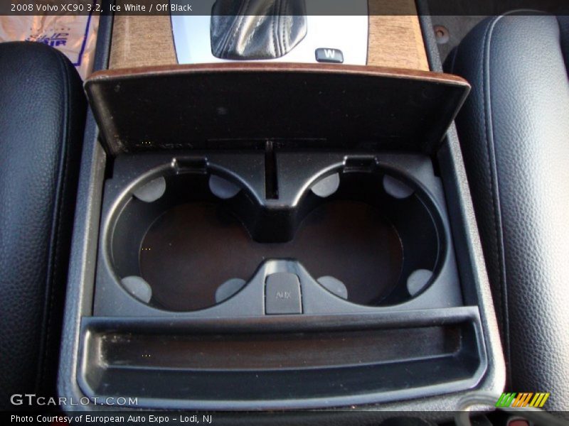 Ice White / Off Black 2008 Volvo XC90 3.2