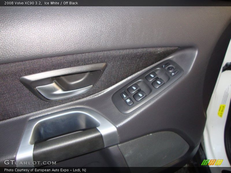 Ice White / Off Black 2008 Volvo XC90 3.2