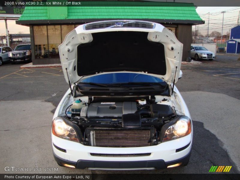 Ice White / Off Black 2008 Volvo XC90 3.2