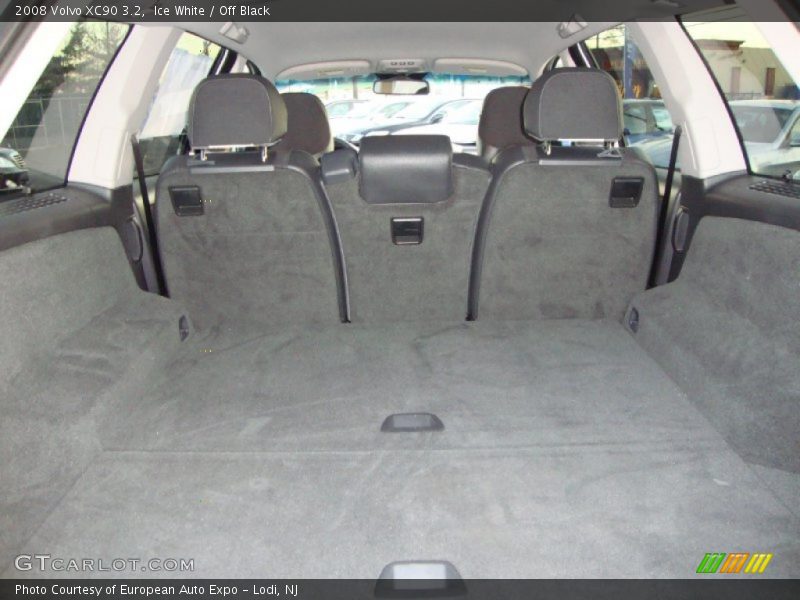 Ice White / Off Black 2008 Volvo XC90 3.2