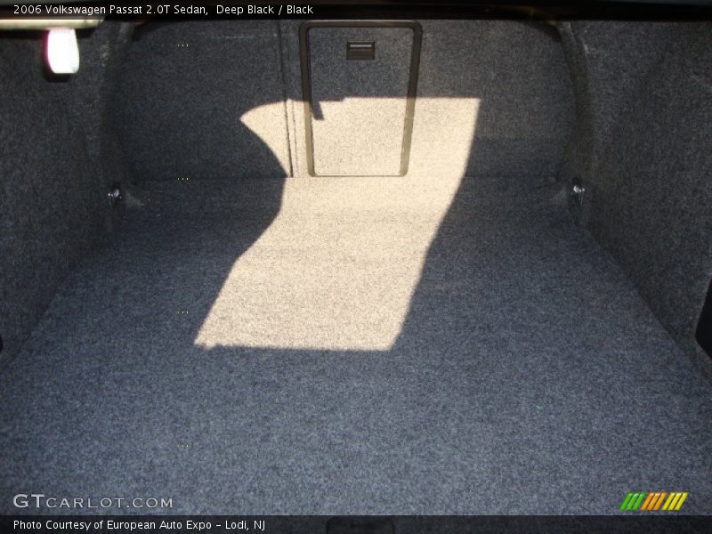 Deep Black / Black 2006 Volkswagen Passat 2.0T Sedan