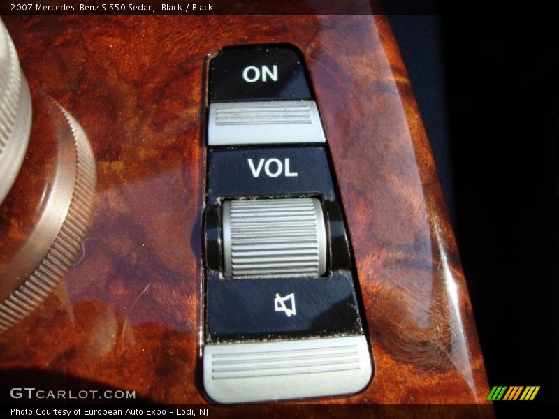 Black / Black 2007 Mercedes-Benz S 550 Sedan