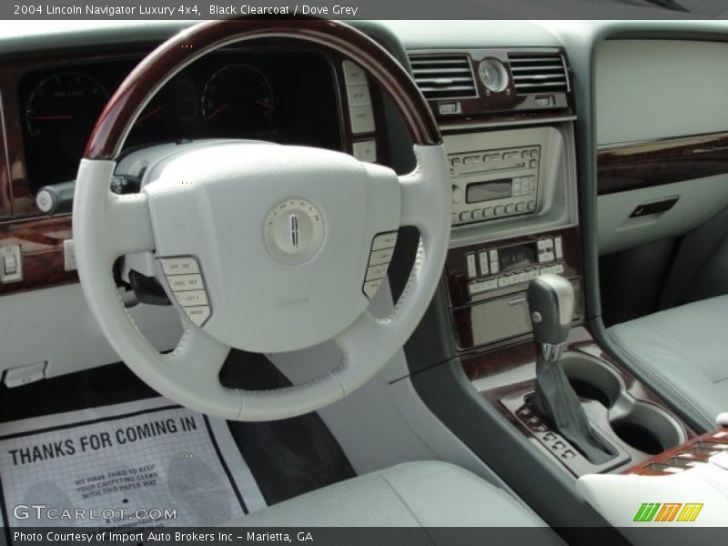 Black Clearcoat / Dove Grey 2004 Lincoln Navigator Luxury 4x4