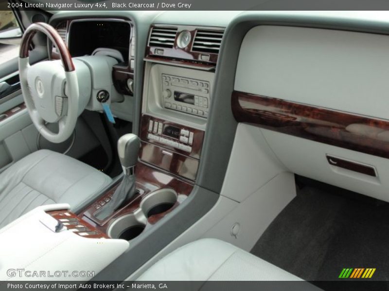 Black Clearcoat / Dove Grey 2004 Lincoln Navigator Luxury 4x4