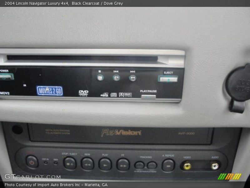 Black Clearcoat / Dove Grey 2004 Lincoln Navigator Luxury 4x4