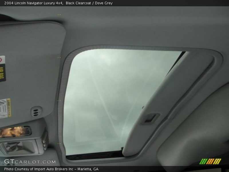 Black Clearcoat / Dove Grey 2004 Lincoln Navigator Luxury 4x4