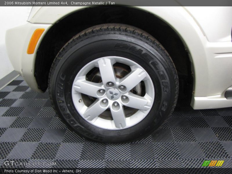 Champagne Metallic / Tan 2006 Mitsubishi Montero Limited 4x4
