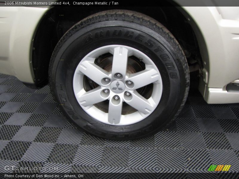 Champagne Metallic / Tan 2006 Mitsubishi Montero Limited 4x4