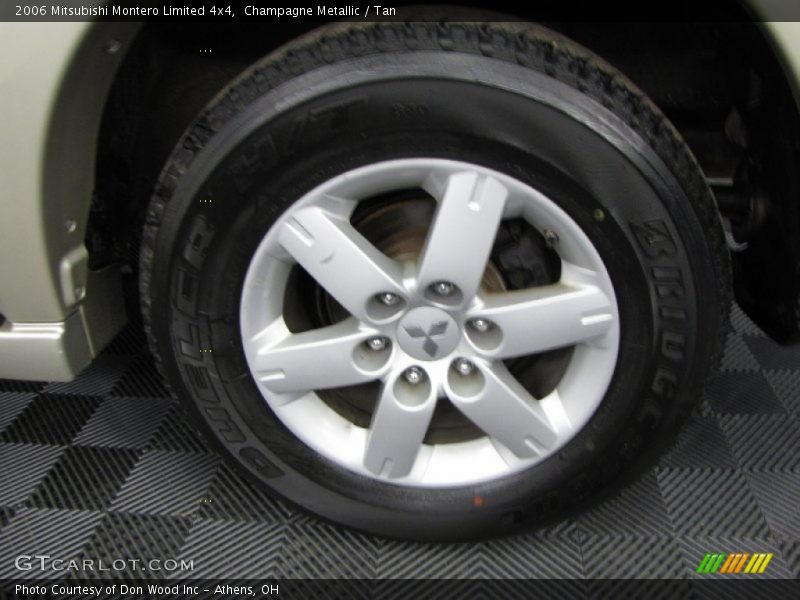 Champagne Metallic / Tan 2006 Mitsubishi Montero Limited 4x4