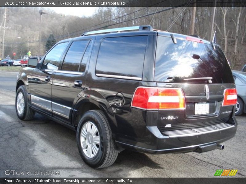 Tuxedo Black Metallic / Charcoal Black 2010 Lincoln Navigator 4x4