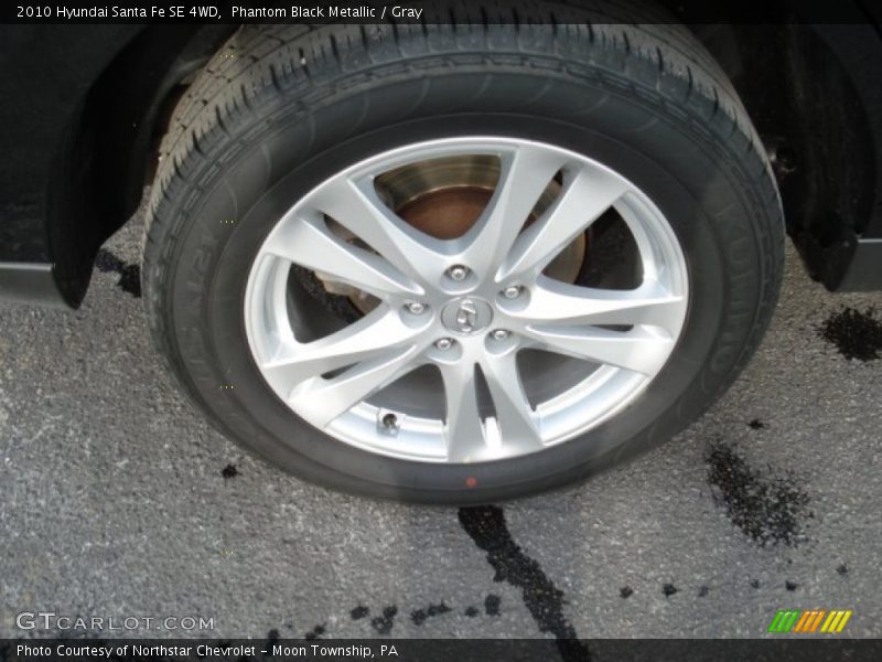 Phantom Black Metallic / Gray 2010 Hyundai Santa Fe SE 4WD
