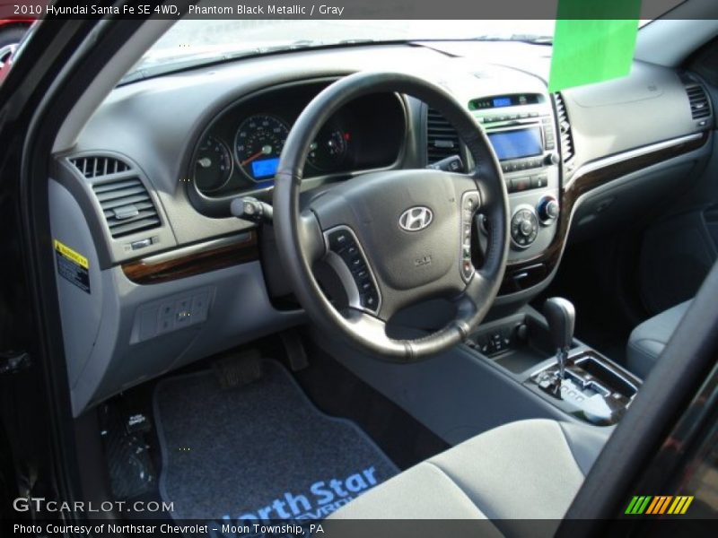  2010 Santa Fe SE 4WD Gray Interior