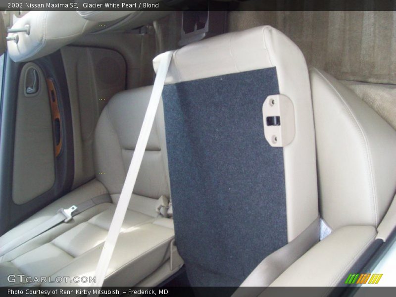 Glacier White Pearl / Blond 2002 Nissan Maxima SE