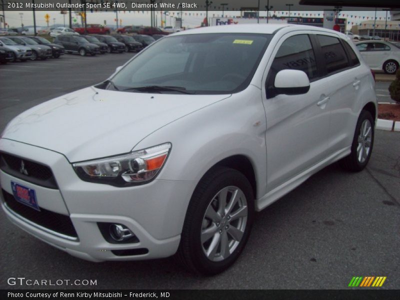 Diamond White / Black 2012 Mitsubishi Outlander Sport SE 4WD