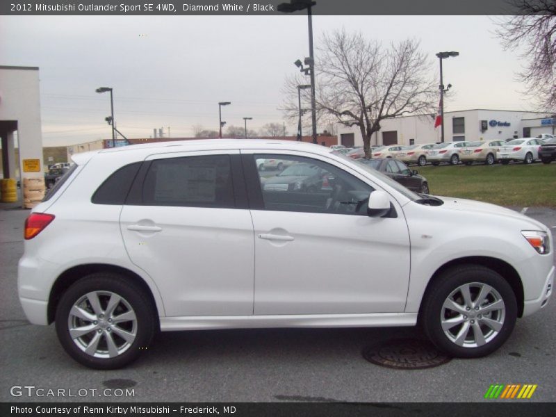 Diamond White / Black 2012 Mitsubishi Outlander Sport SE 4WD