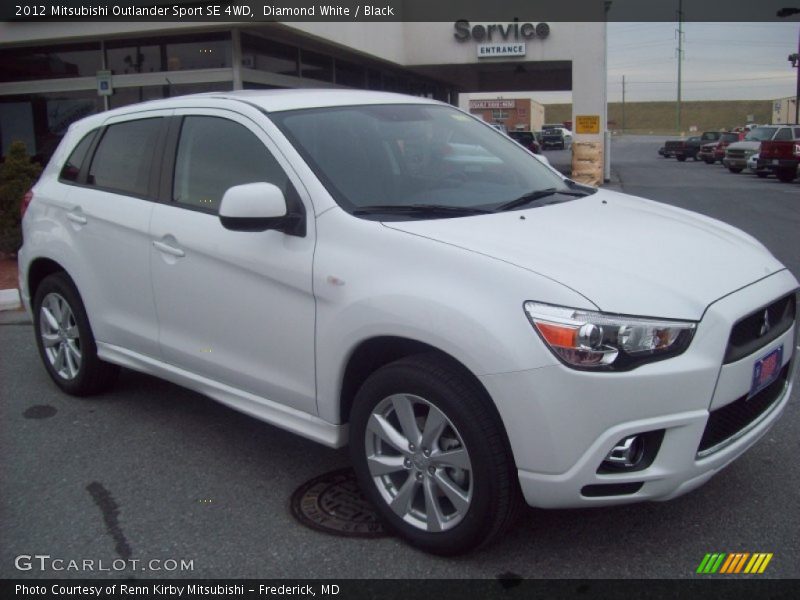 Diamond White / Black 2012 Mitsubishi Outlander Sport SE 4WD
