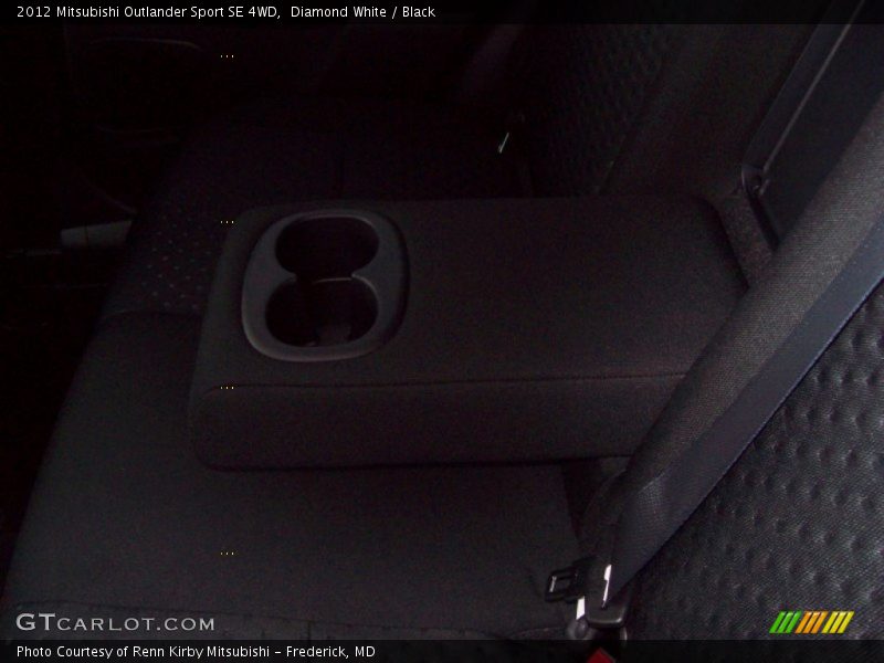 Diamond White / Black 2012 Mitsubishi Outlander Sport SE 4WD