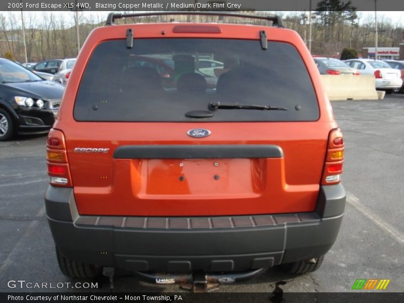 Blazing Copper Metallic / Medium/Dark Flint Grey 2005 Ford Escape XLS 4WD