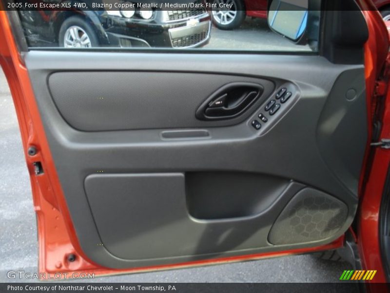 Blazing Copper Metallic / Medium/Dark Flint Grey 2005 Ford Escape XLS 4WD