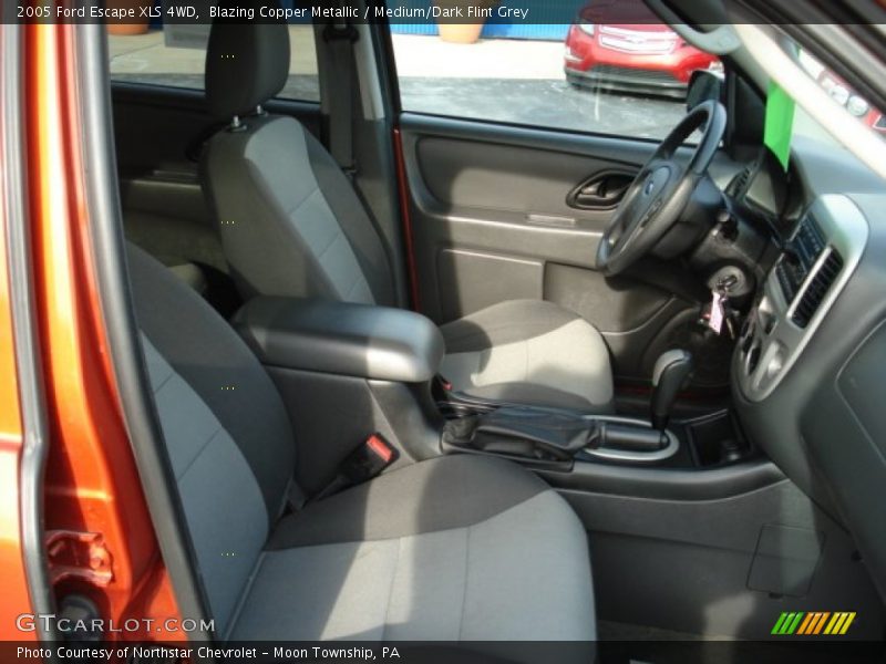 Blazing Copper Metallic / Medium/Dark Flint Grey 2005 Ford Escape XLS 4WD