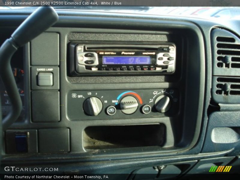 White / Blue 1998 Chevrolet C/K 2500 K2500 Extended Cab 4x4
