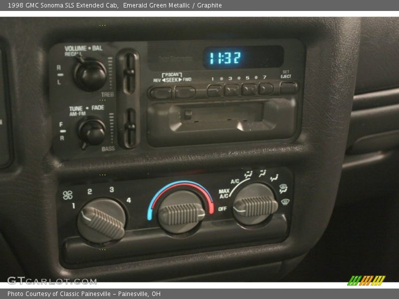 Controls of 1998 Sonoma SLS Extended Cab