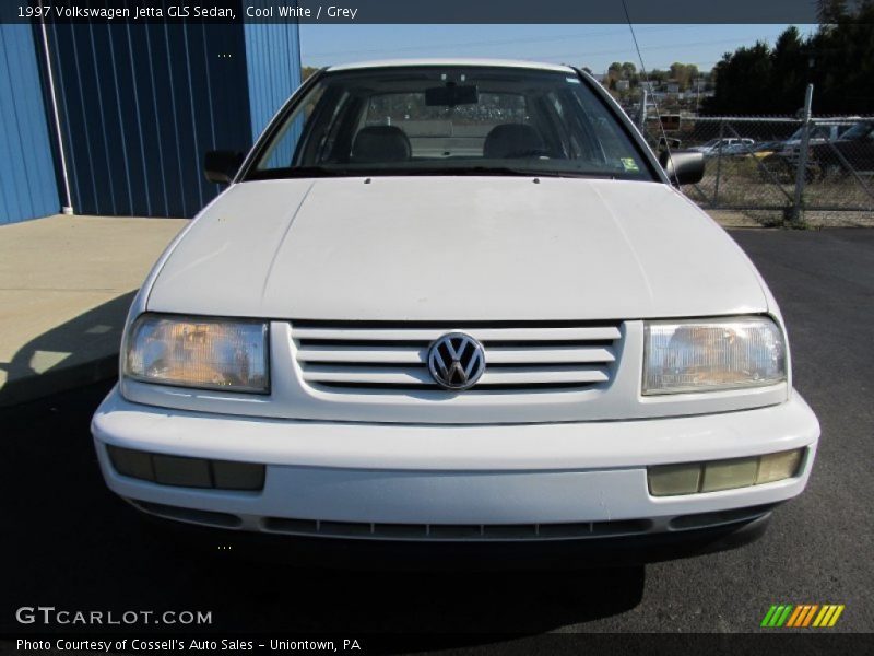 Cool White / Grey 1997 Volkswagen Jetta GLS Sedan