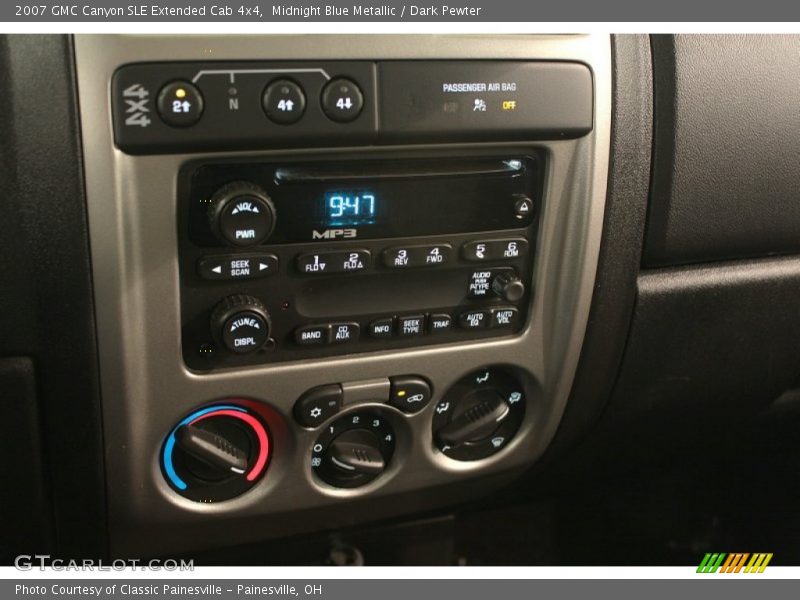 Controls of 2007 Canyon SLE Extended Cab 4x4