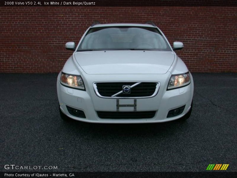 Ice White / Dark Beige/Quartz 2008 Volvo V50 2.4i