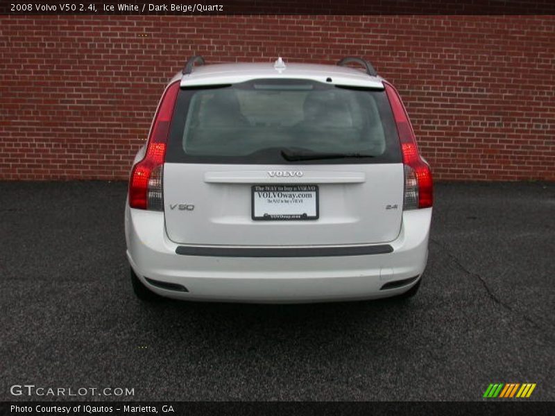 Ice White / Dark Beige/Quartz 2008 Volvo V50 2.4i