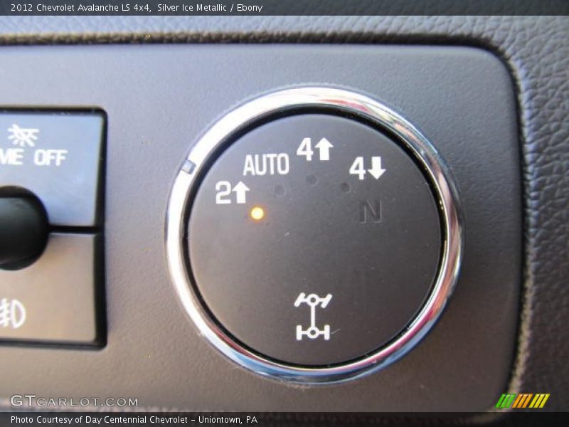Silver Ice Metallic / Ebony 2012 Chevrolet Avalanche LS 4x4
