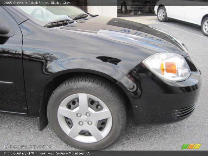 Black / Gray 2005 Chevrolet Cobalt Sedan
