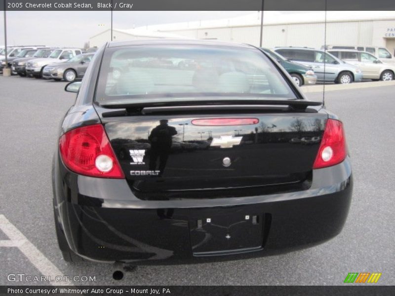 Black / Gray 2005 Chevrolet Cobalt Sedan