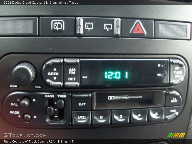 Stone White / Taupe 2002 Dodge Grand Caravan SE