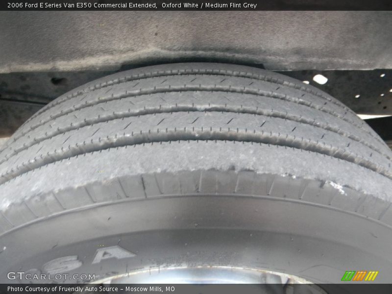 Oxford White / Medium Flint Grey 2006 Ford E Series Van E350 Commercial Extended