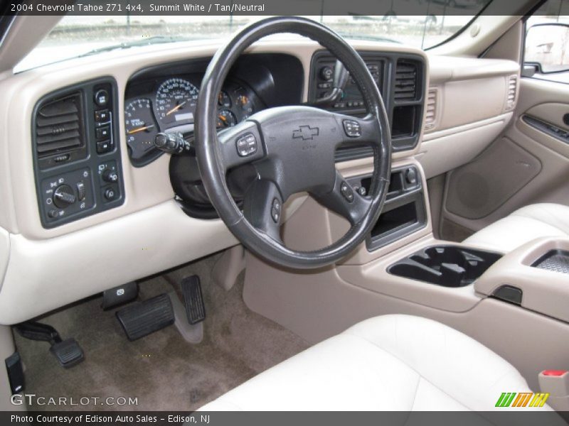 Dashboard of 2004 Tahoe Z71 4x4