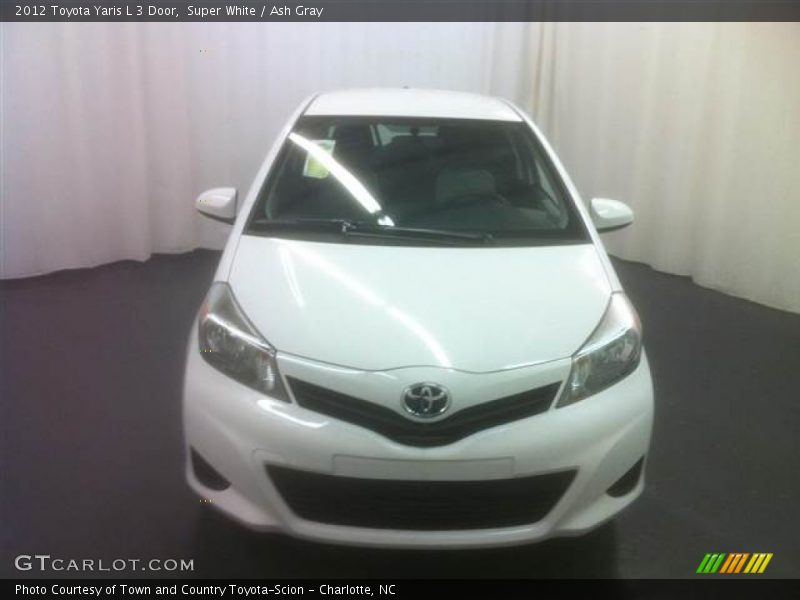 Super White / Ash Gray 2012 Toyota Yaris L 3 Door