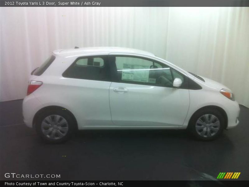 Super White / Ash Gray 2012 Toyota Yaris L 3 Door