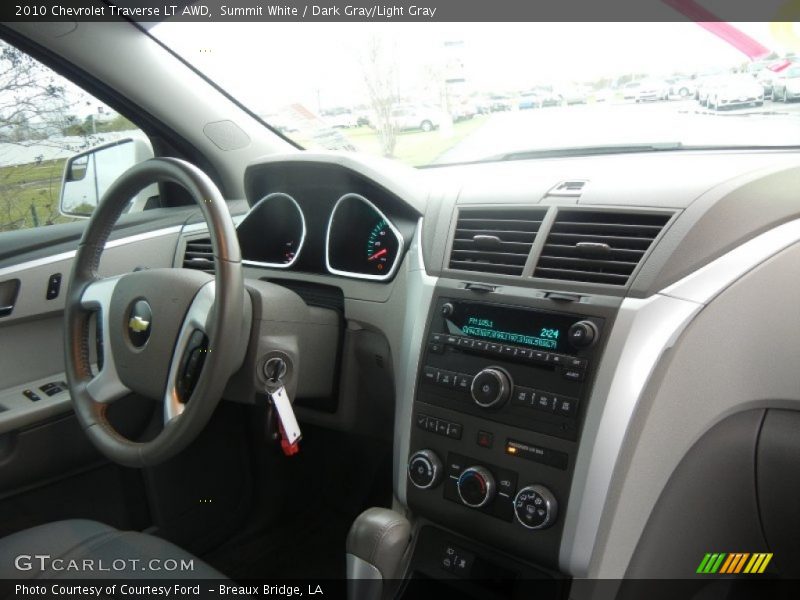 Summit White / Dark Gray/Light Gray 2010 Chevrolet Traverse LT AWD
