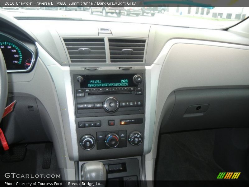 Summit White / Dark Gray/Light Gray 2010 Chevrolet Traverse LT AWD