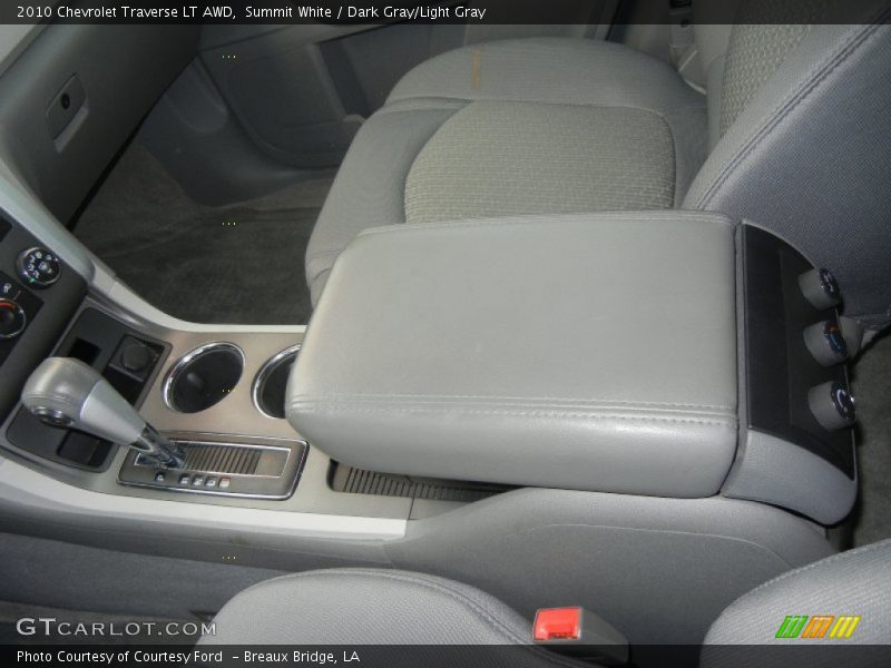 Summit White / Dark Gray/Light Gray 2010 Chevrolet Traverse LT AWD