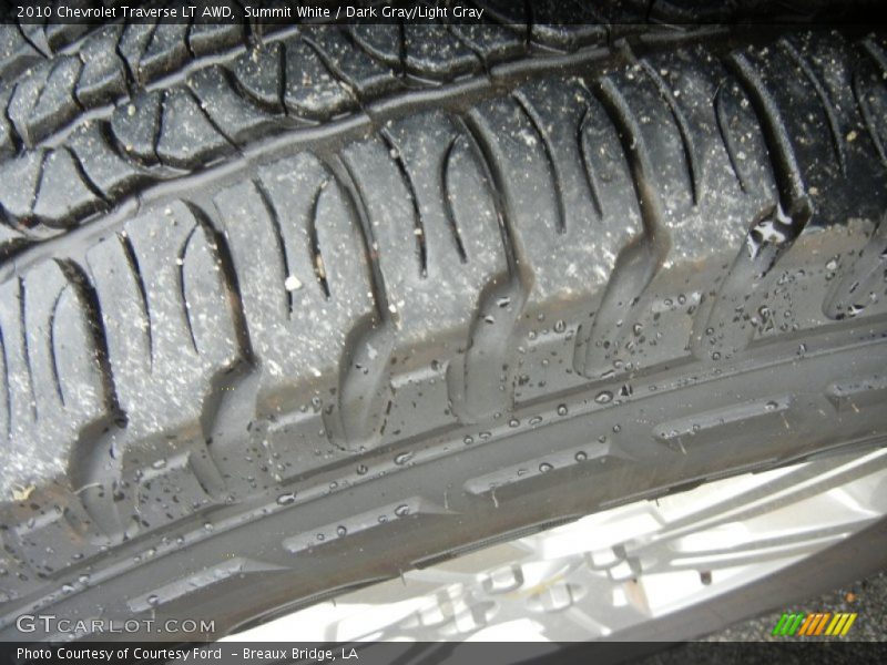 Summit White / Dark Gray/Light Gray 2010 Chevrolet Traverse LT AWD