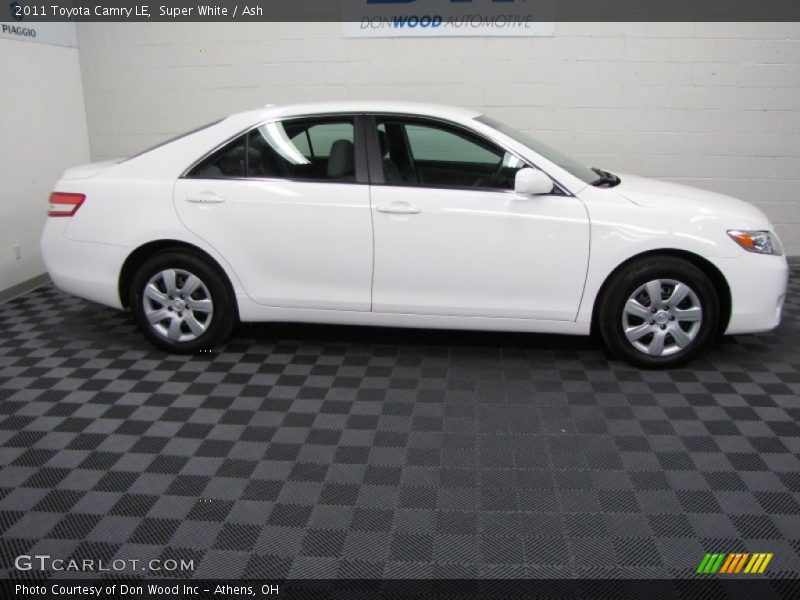 Super White / Ash 2011 Toyota Camry LE