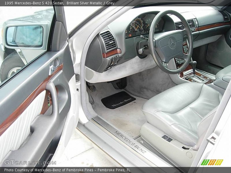 Brilliant Silver Metallic / Grey 1995 Mercedes-Benz S 420 Sedan