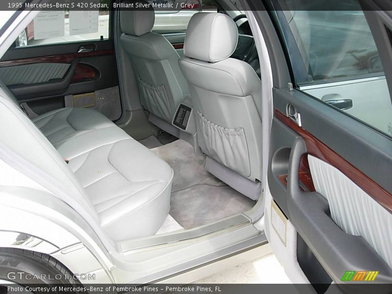 Brilliant Silver Metallic / Grey 1995 Mercedes-Benz S 420 Sedan