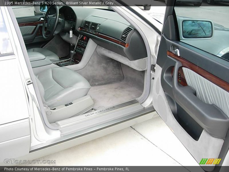 Brilliant Silver Metallic / Grey 1995 Mercedes-Benz S 420 Sedan