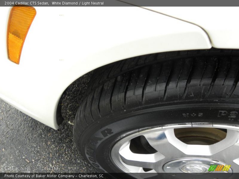 White Diamond / Light Neutral 2004 Cadillac CTS Sedan