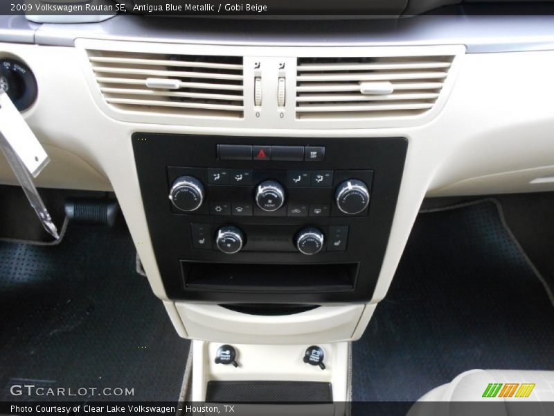 Antigua Blue Metallic / Gobi Beige 2009 Volkswagen Routan SE