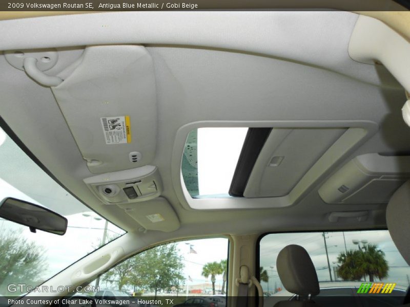 Antigua Blue Metallic / Gobi Beige 2009 Volkswagen Routan SE